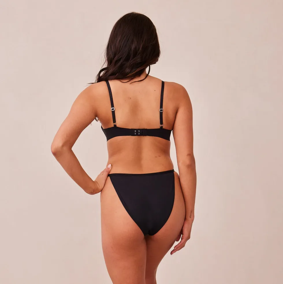 Light Non-wire Plunge T-shirt Bra & Thong/Briefs Set - Black