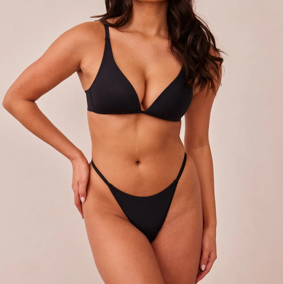 Light Non-wire Plunge T-shirt Bra & Thong/Briefs Set - Black