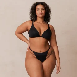 Light Non-wire Plunge T-shirt Bra & Thong/Briefs Set - Black