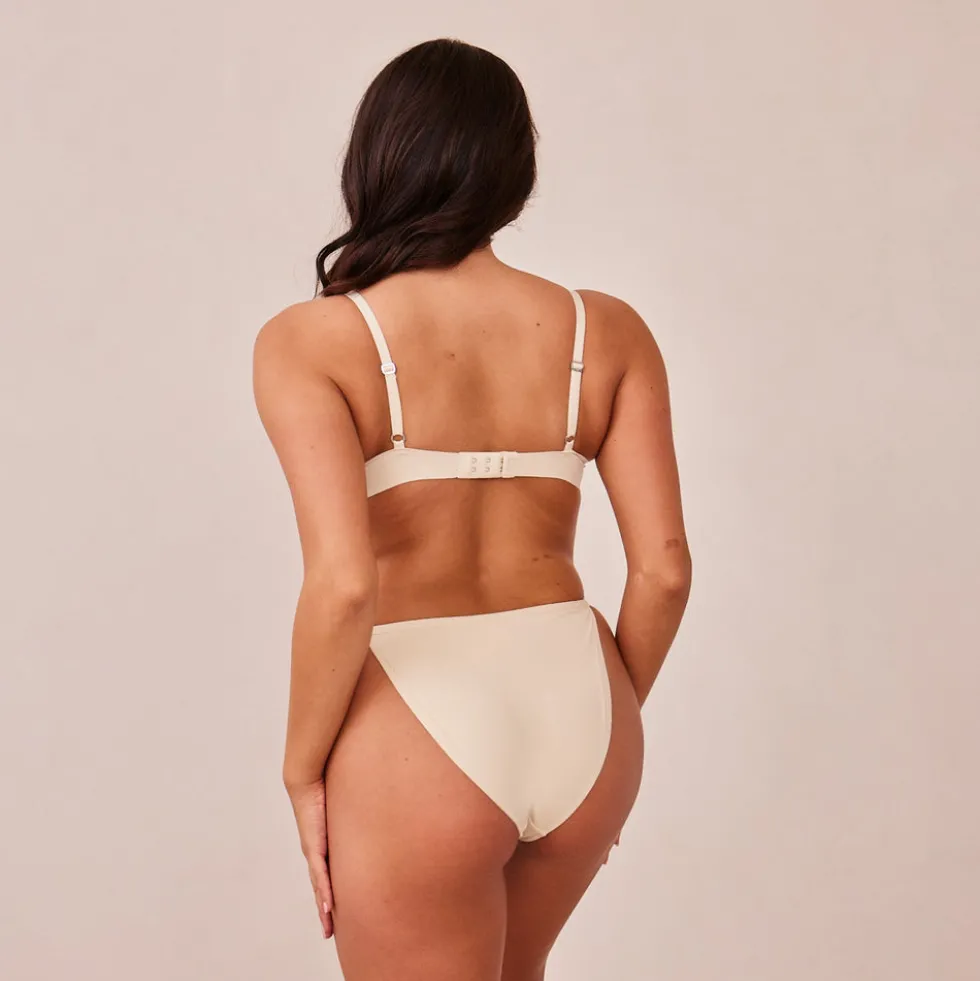 Light Non-wire Plunge T-shirt Bra & Thong/Briefs Set - Latte